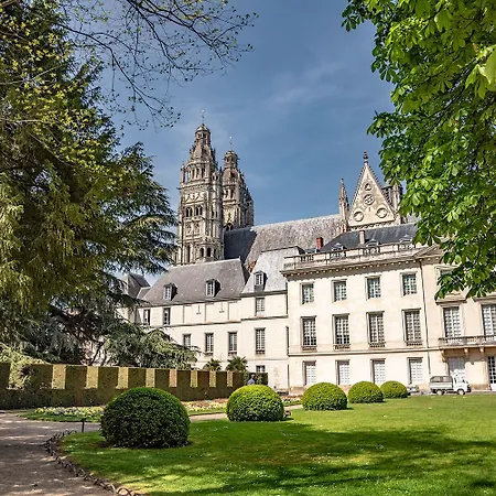 Triumph - Place De La Victoire *